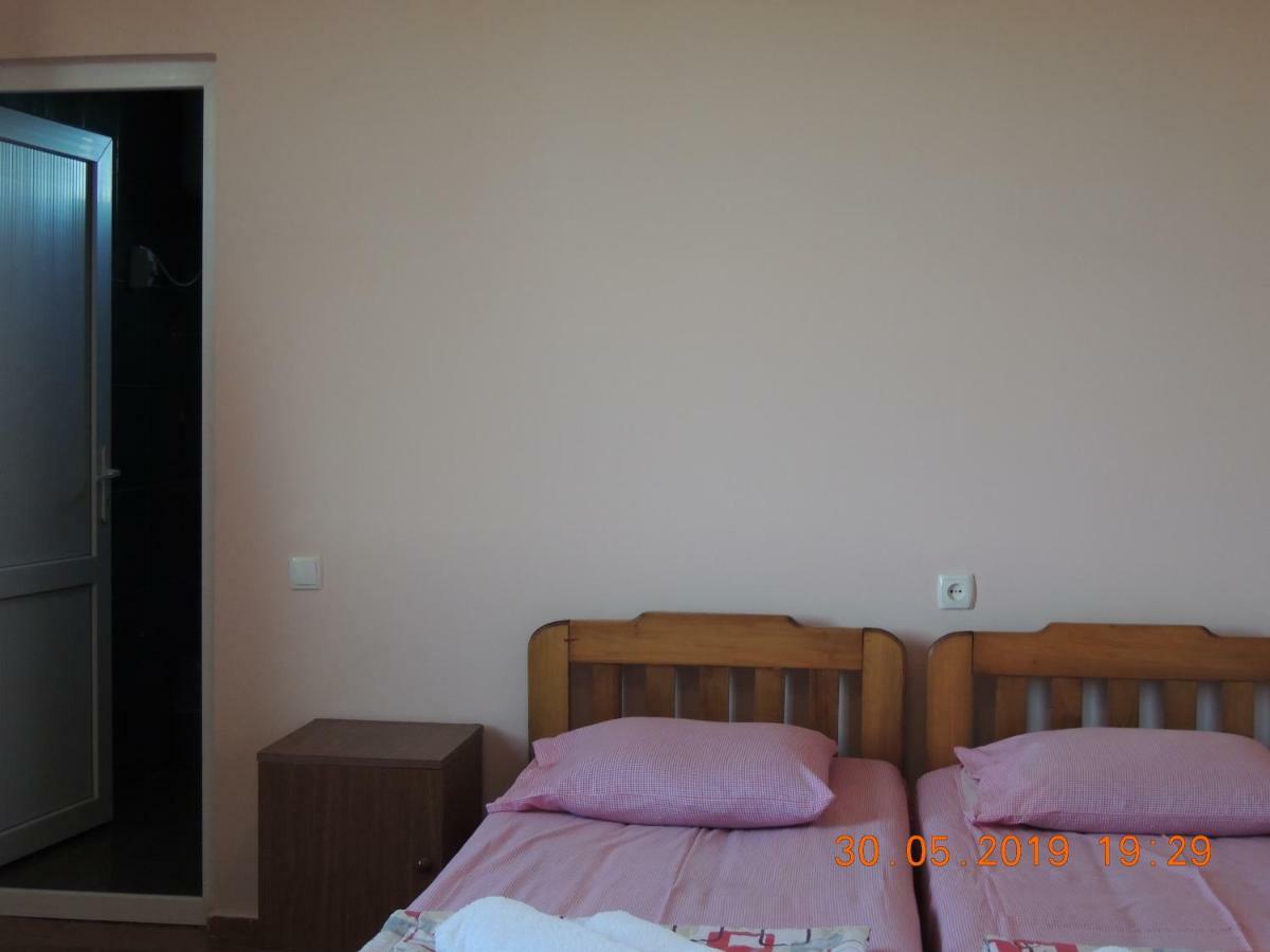 Nika Inn كوبوليتي المظهر الخارجي الصورة