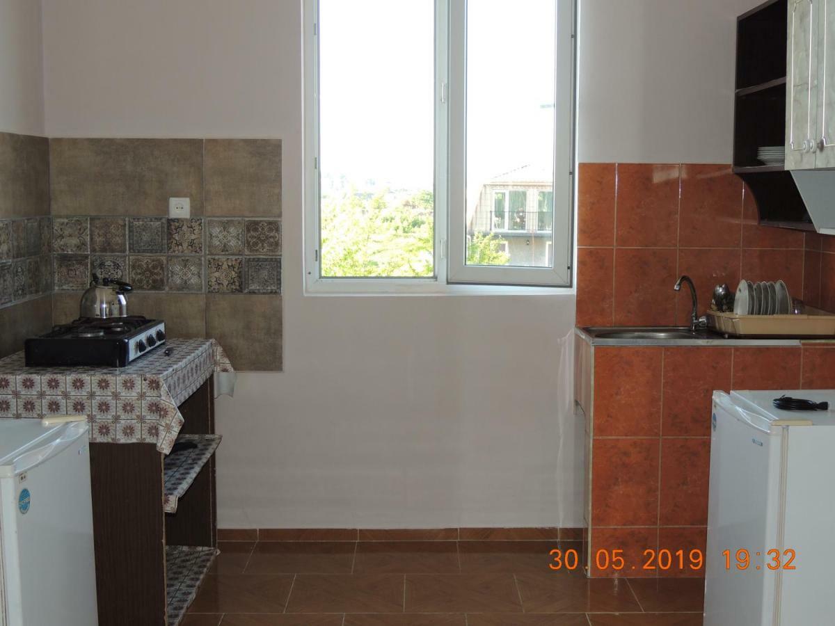 Nika Inn كوبوليتي المظهر الخارجي الصورة